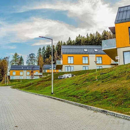 Apartment Wonder Home: Cozy With Private Terrace Near Trails And Slopes