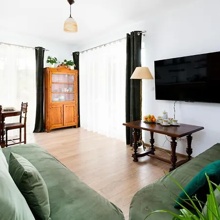 Apartment Wonder Home: Cozy With Private Terrace Near Trails And Slopes Karpacz
