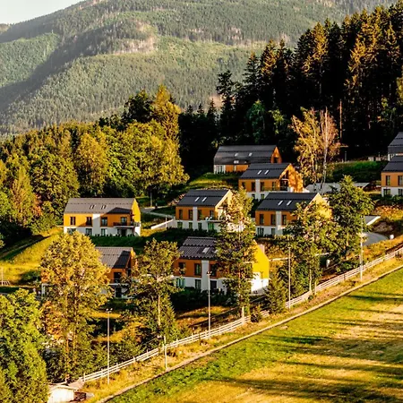 Apartment Wonder Home: Cozy With Private Terrace Near Trails And Slopes *