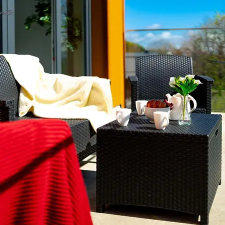 Wonder Home: Cozy With Private Terrace Near Trails And Slopes Apartment *