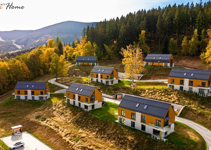 Wonder Home: Cozy With Private Terrace Near Trails And Slopes *