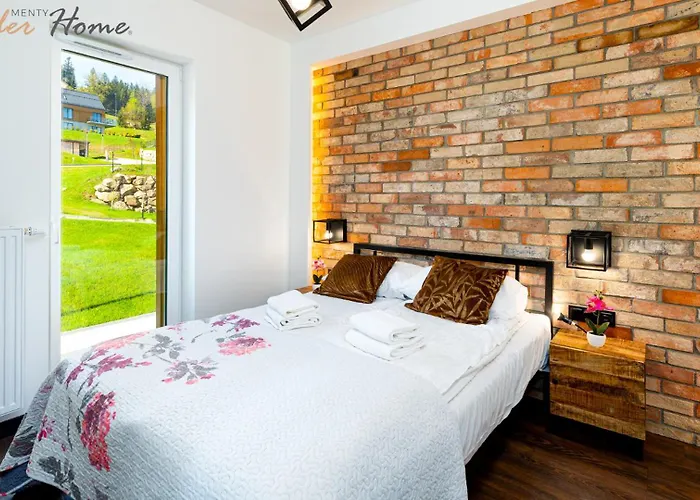 Wonder Home: Cozy With Private Terrace Near Trails And Slopes